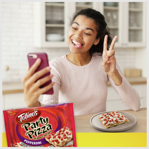 Totino's Pepperoni Flavored Party Pizza Thin Crust Frozen Pizza Snacks